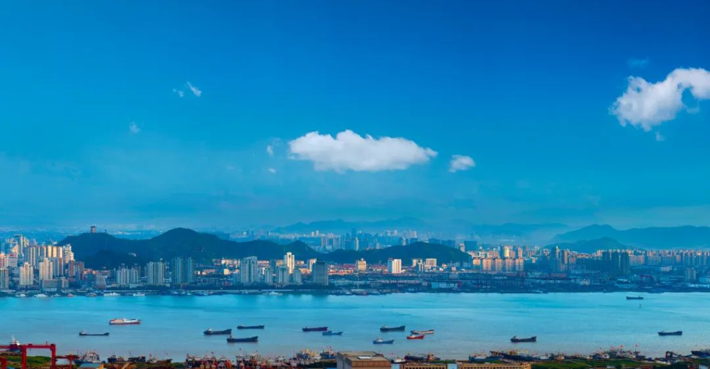 低空經濟報； 臺州有請丨當民營經濟遇上“臺州式硬氣”，是堅守