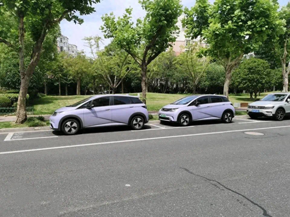 養(yǎng)一輛10萬的純電車與10萬的燃油車，10年的花費(fèi)差距會(huì)有多