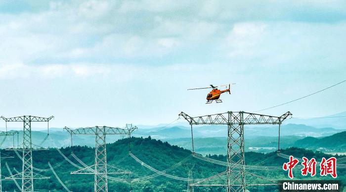 低空經濟網2024： 飛行器搖身變成“千里眼” 電力高空作業