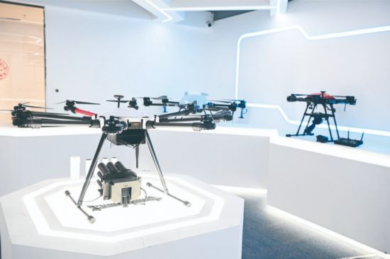 吉林省翼啟飛科技有限公司展示的多種用途無(wú)人機(jī)